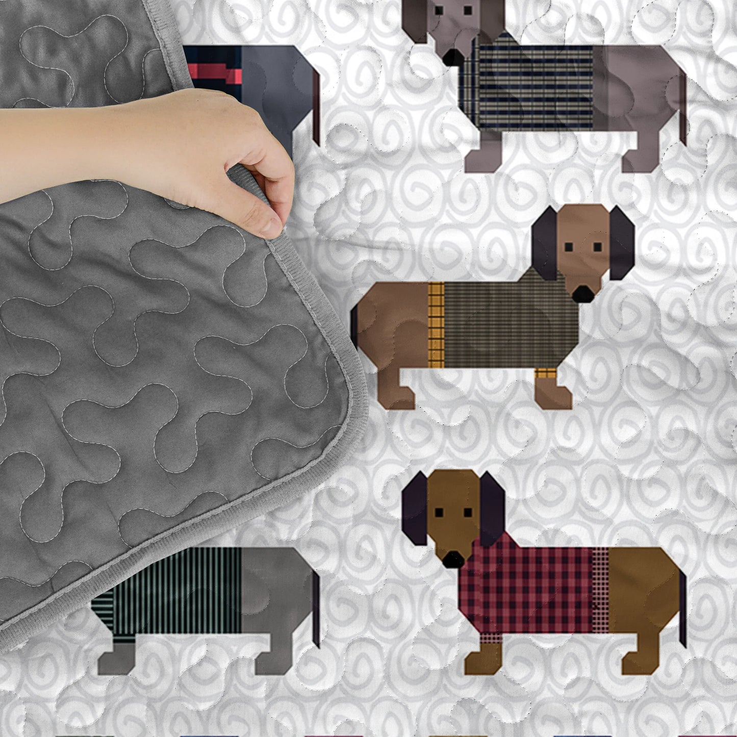 Shineful Quilt 3-Piece Set Dachshund Paws and Patches