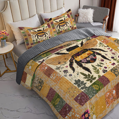 Shineful All Season Quilt 3-Piece Set Bee In Flowers