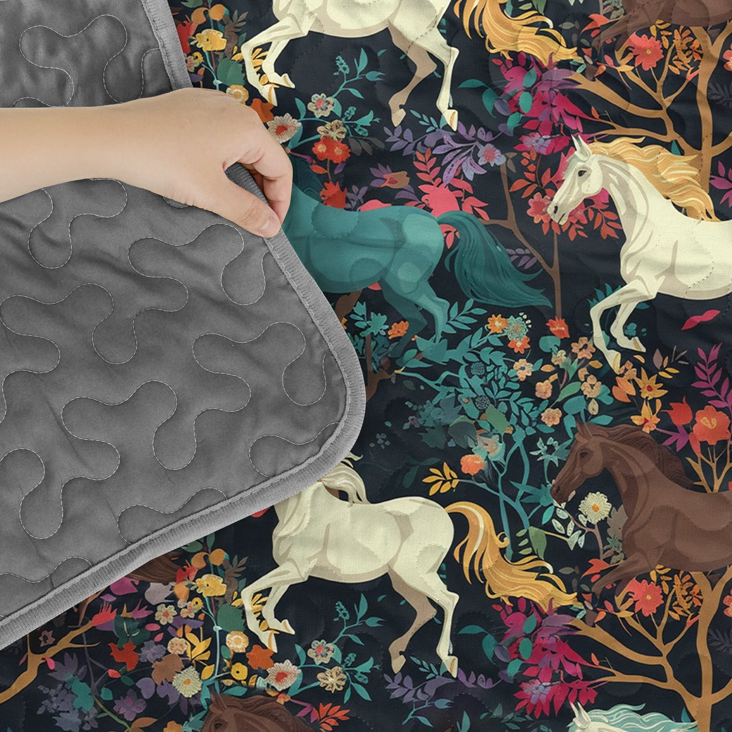 Shineful Quilt 3-Piece Set Horse Flower