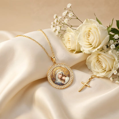 Shineful Necklace Madonna & Child Medallion