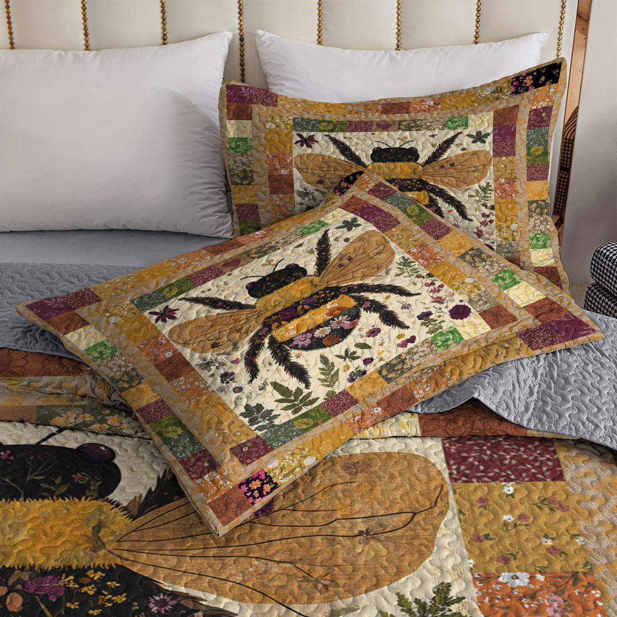 Shineful All Season Quilt 3-Piece Set Bee In Flowers