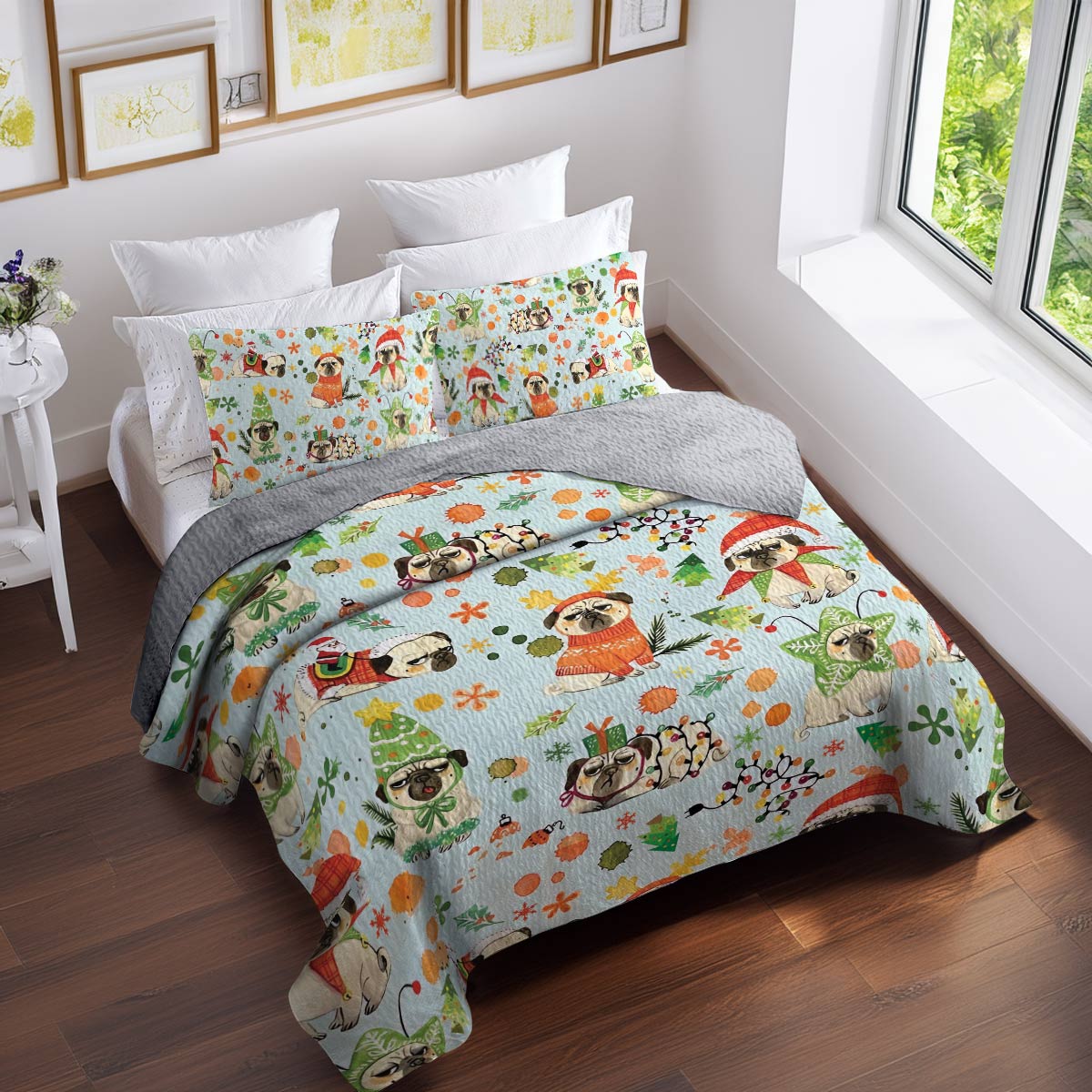 Shineful All Season Quilt 3-Piece Set Santa's Pugs