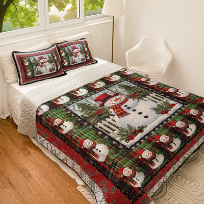 Shineful All Season Quilt 3-Piece Set - Snowman’s Cozy Forest