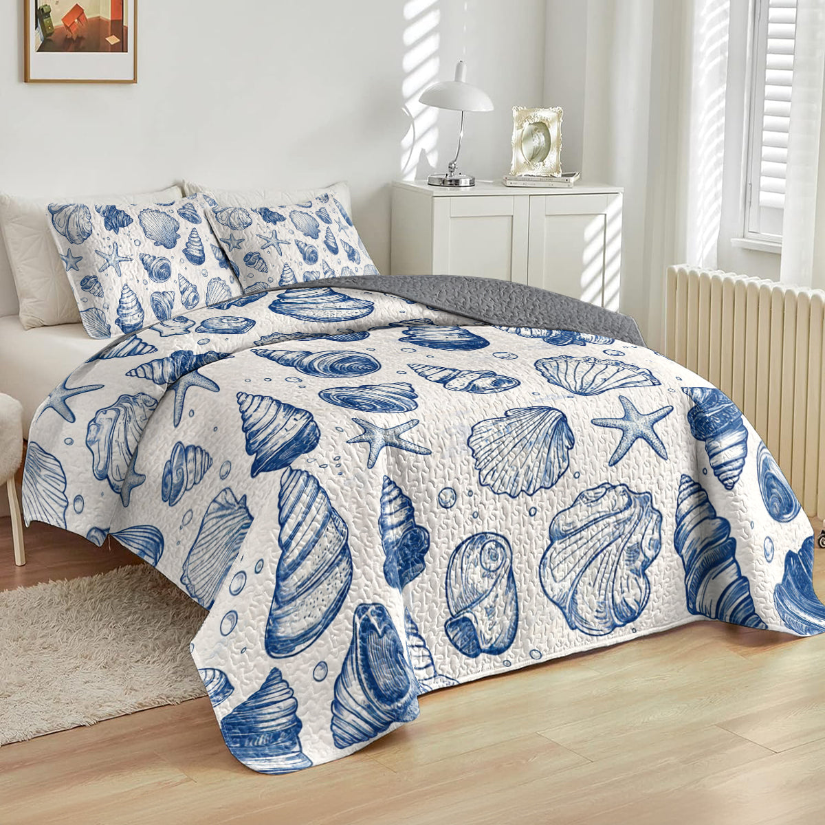 Shineful All Season Quilt 3-Piece Set Blue Seashells Pattern