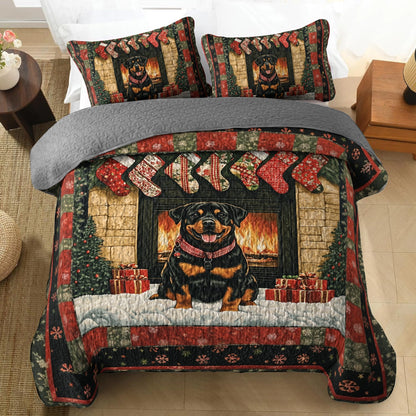 Shineful All Season Quilt 3-Piece Set Holiday Cheer with Rottweiler