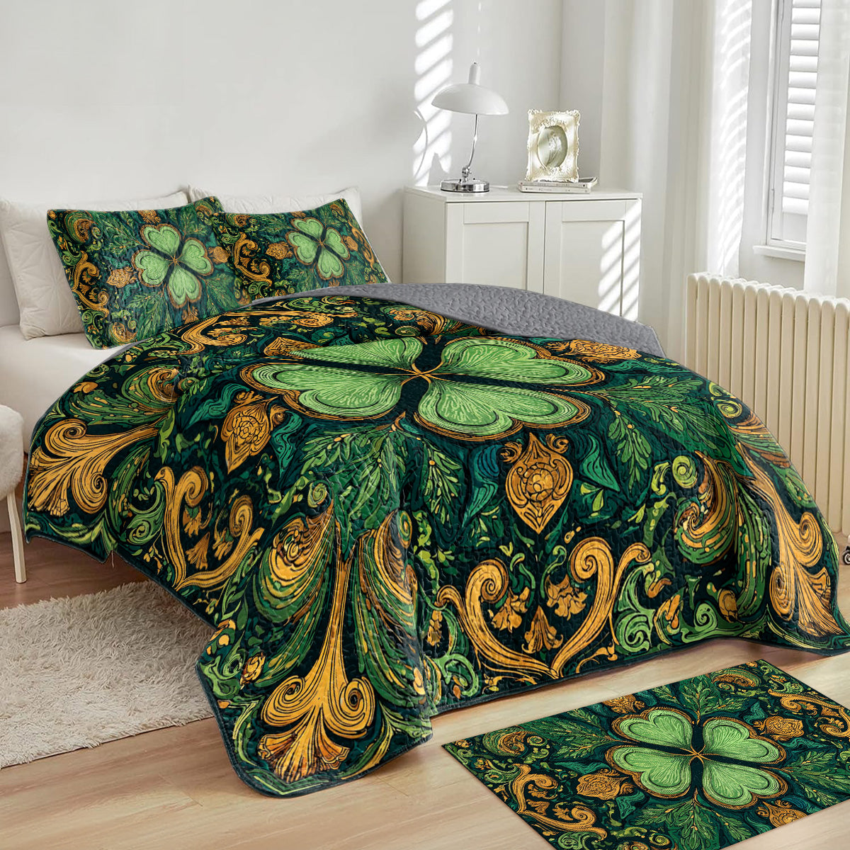 Shineful All Season Quilt 3-Piece Set Clover Crown