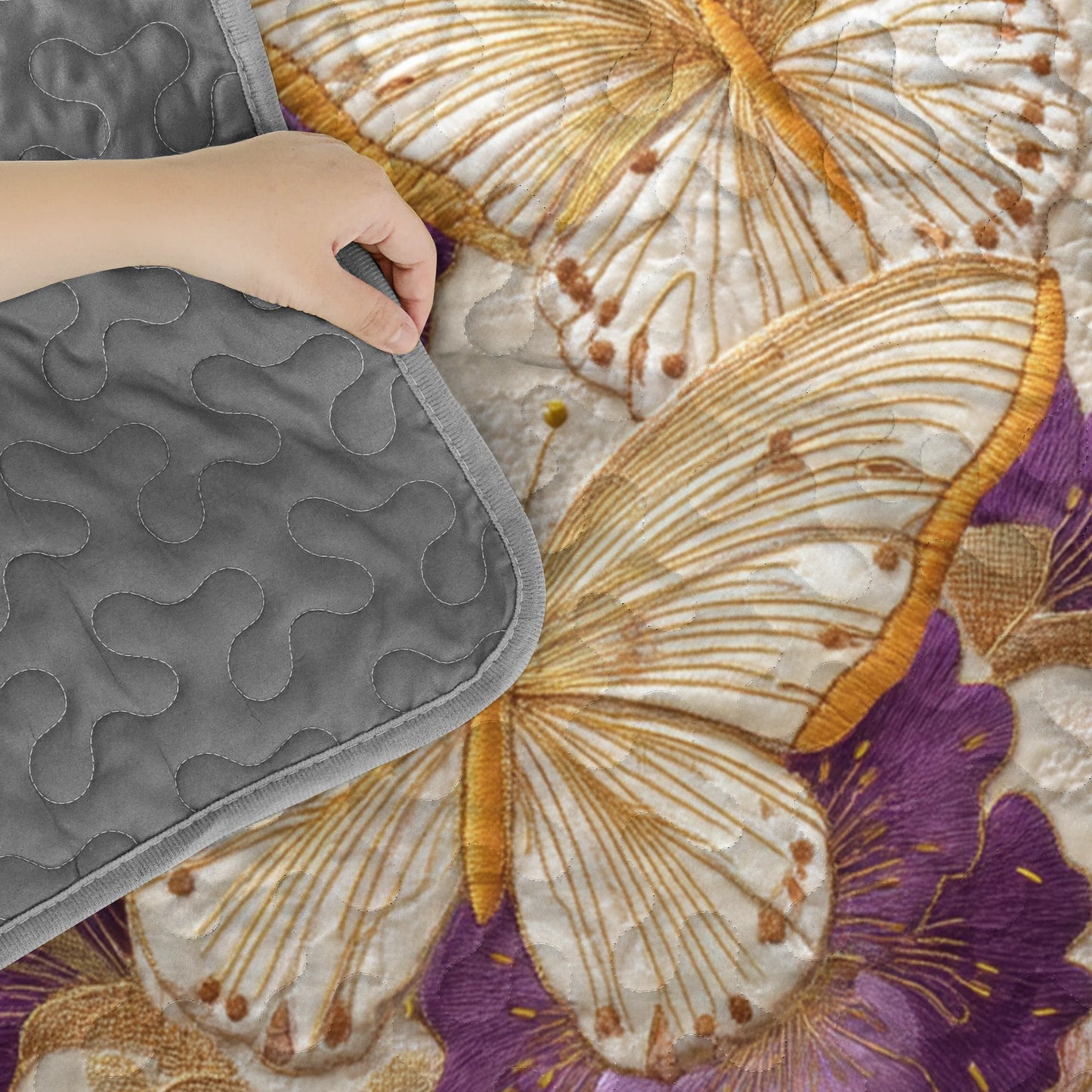 Shineful Quilt 3-Piece Set Golden Wings of Serenity