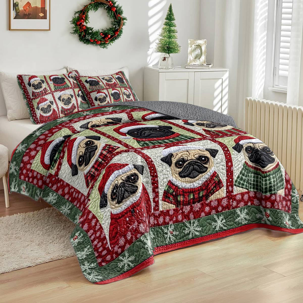 Shineful All Season Quilt 3-Piece Set Festive Pugs