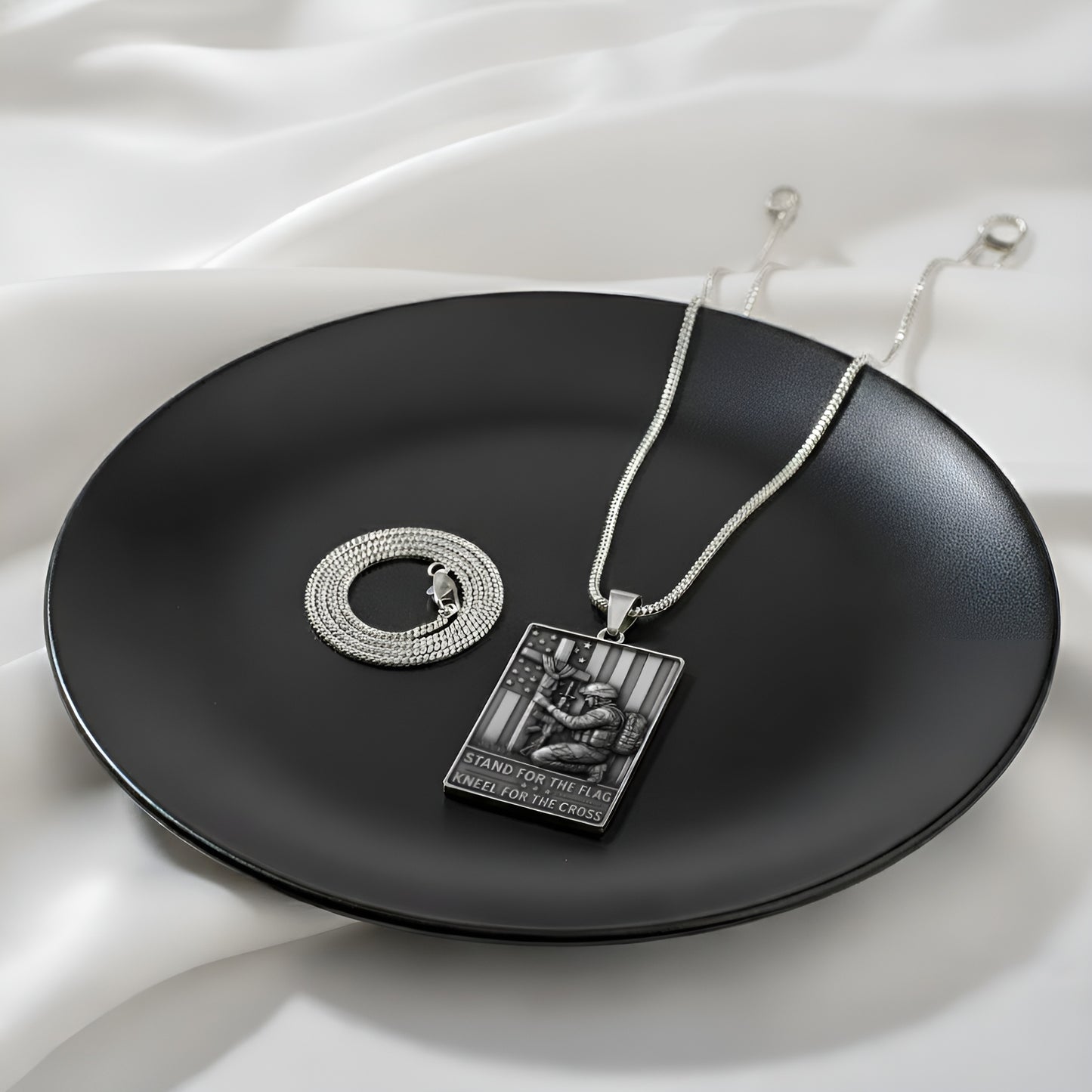 Shineful Pendent Stand for the Flag - No Chain