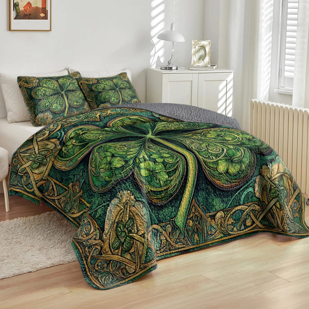 Shineful All Season Quilt 3-Piece Set - Celtic Shamrock