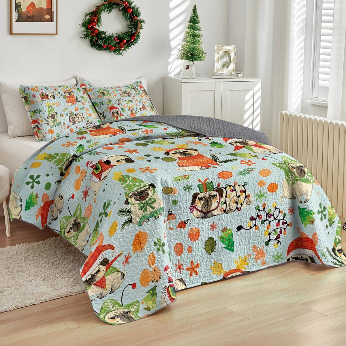 Shineful All Season Quilt 3-Piece Set Santa's Pugs