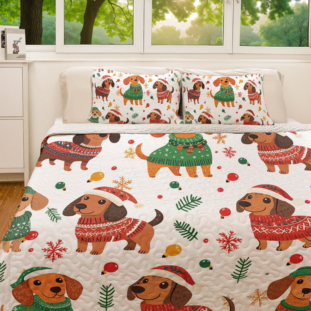 Shineful All Season Quilt 3-Piece Set Christmas Dachshund Pattern