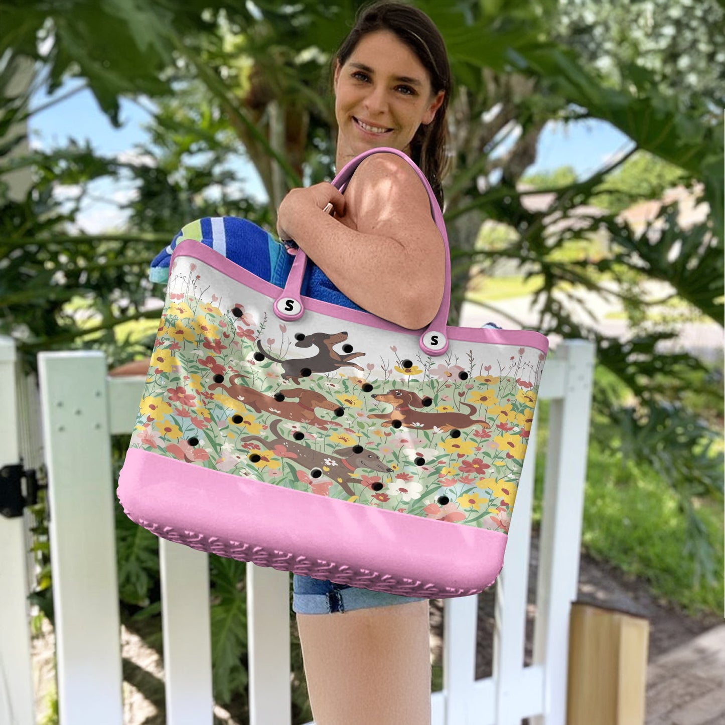 Shineful Beach Bag Dachshund In Flower Garden