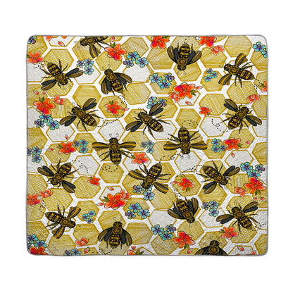 Shineful All Season Quilt 3-Piece Set Bee And Flower Pattern