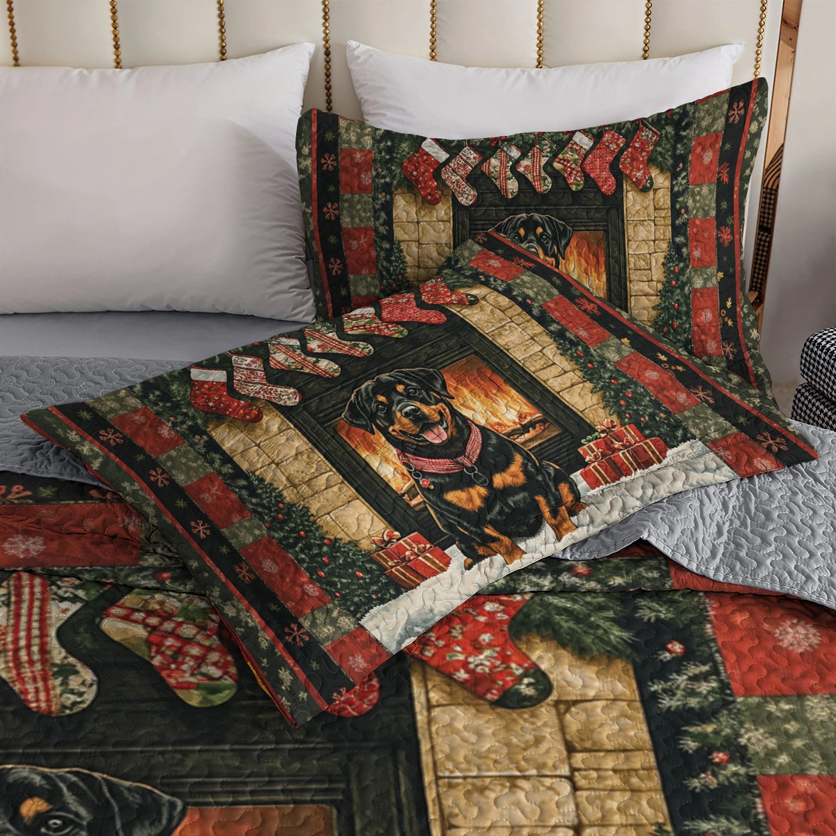 Shineful All Season Quilt 3-Piece Set Holiday Cheer with Rottweiler