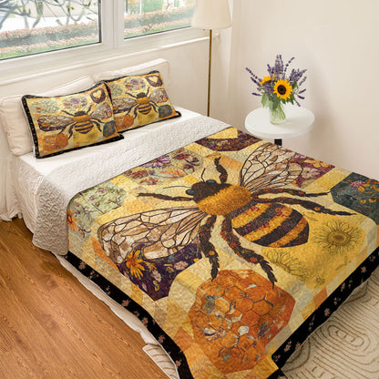 Shineful All Season Quilt 3-Piece Set Bee Gorgeous