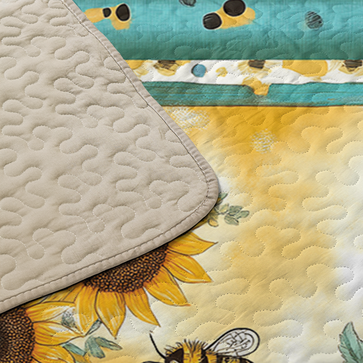 Shineful All Season Quilt 3-Piece Set Bee Truck Cozy