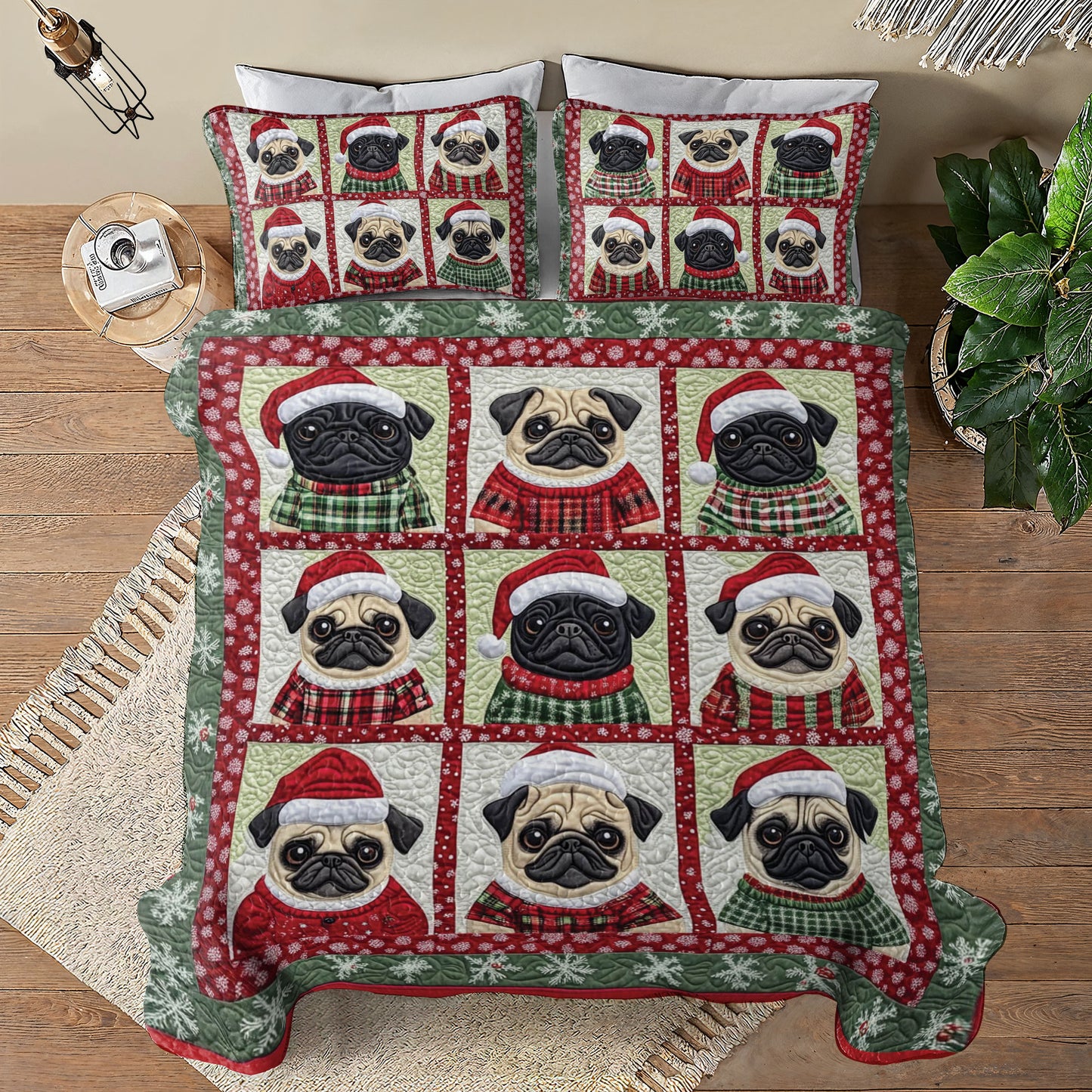 Shineful All Season Quilt 3-Piece Set Festive Pugs