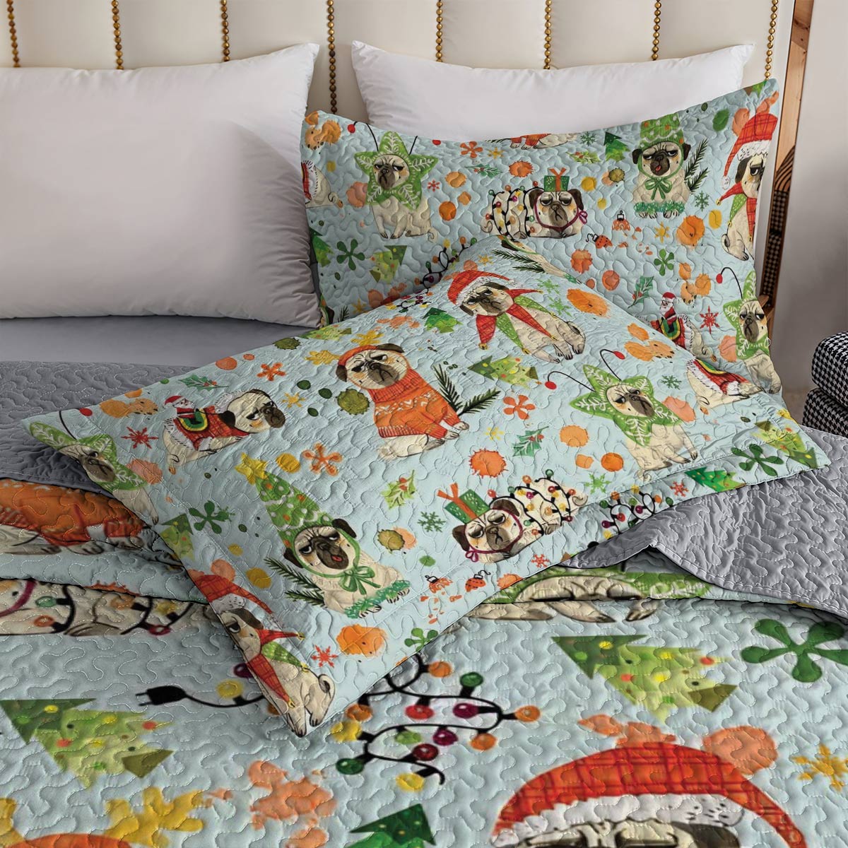 Shineful All Season Quilt 3-Piece Set Santa's Pugs