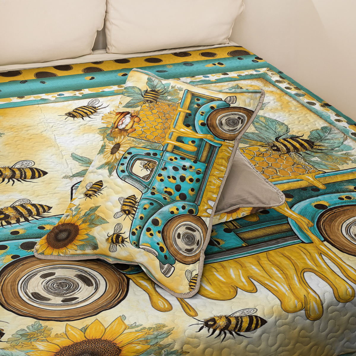 Shineful All Season Quilt 3-Piece Set Bee Truck Cozy