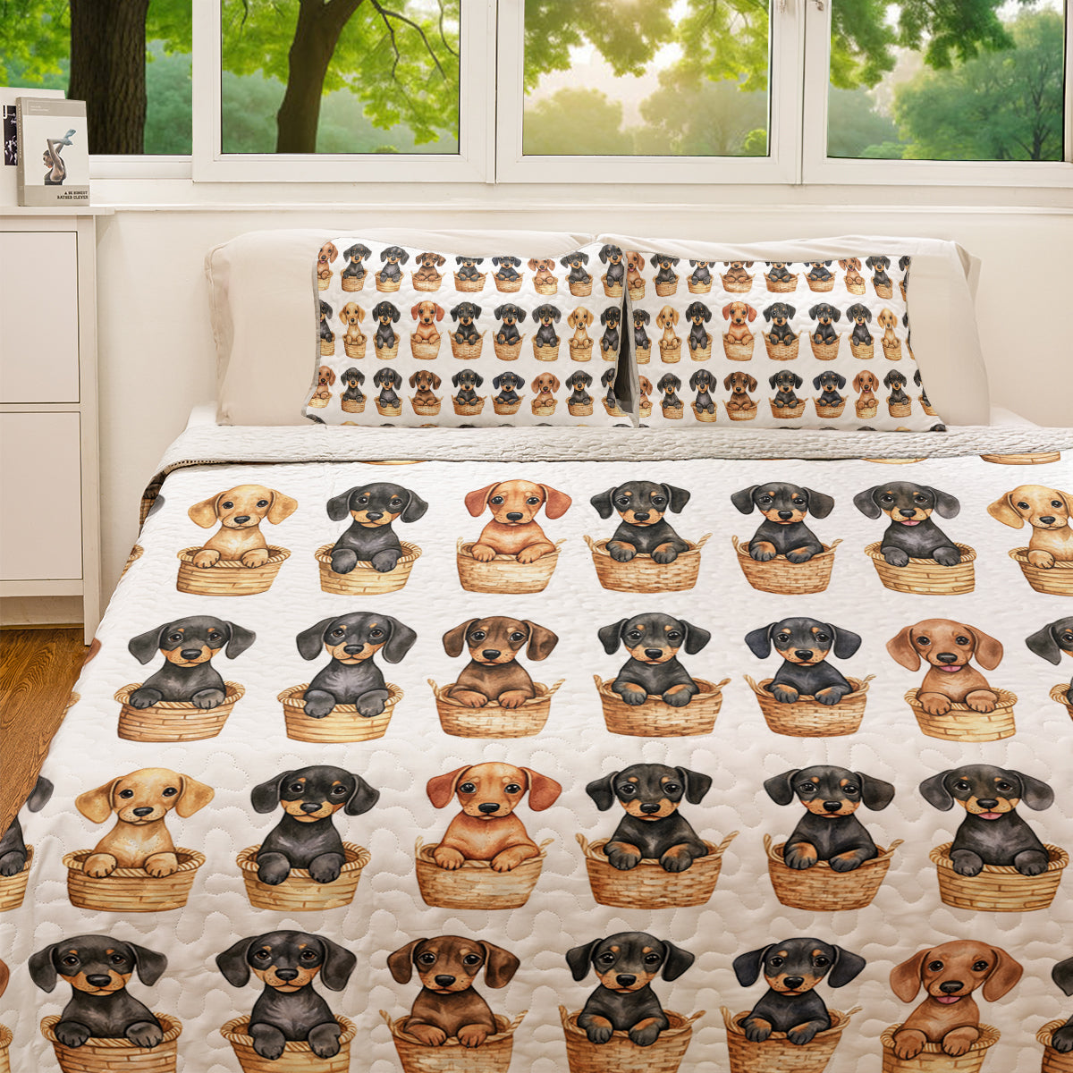 Shineful All Season Quilt 3-Piece Set Cute Dachshund In Basket V1