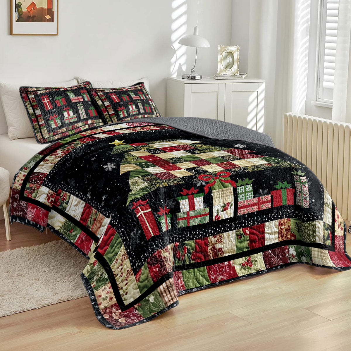 Shineful All Season Quilt 3-Piece Set Festive Patchwork Christmas Tree