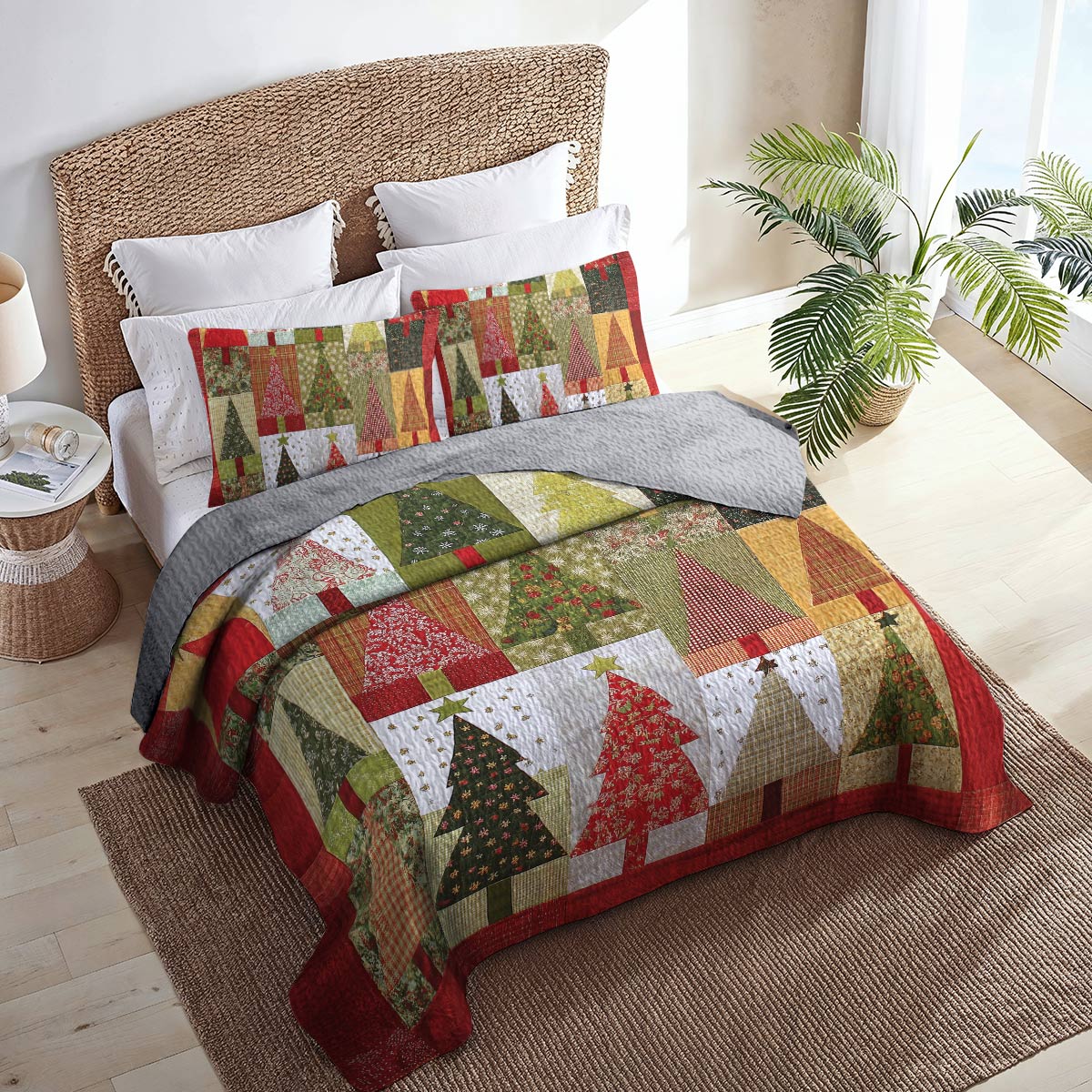 Shineful All Season Quilt 3-Piece Set - Patchwork Christmas Tree