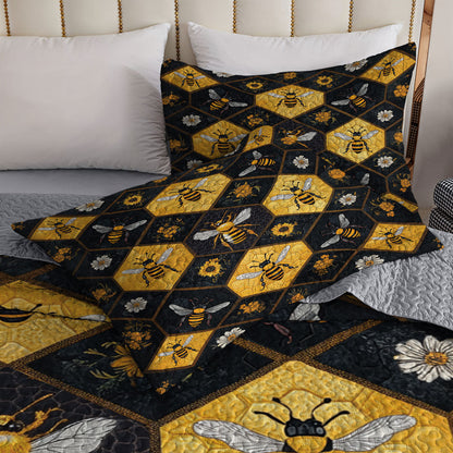 Shineful All Season Quilt 3-Piece Set Honeycomb Garden Dream
