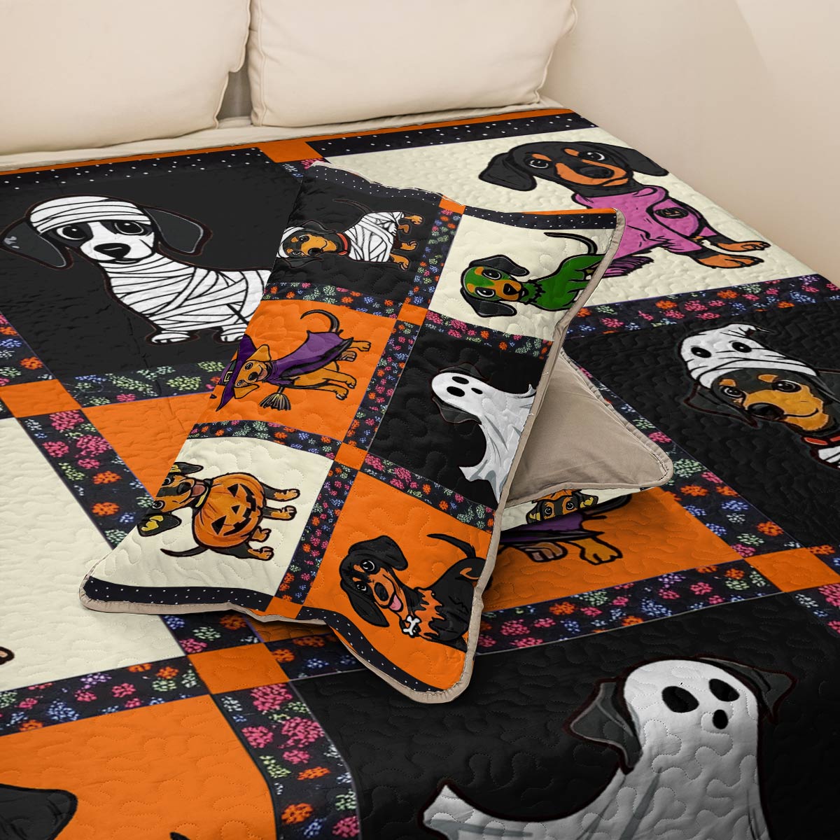 Shineful All Season Quilt 3-Piece Set - Howl-o-ween Dachshund