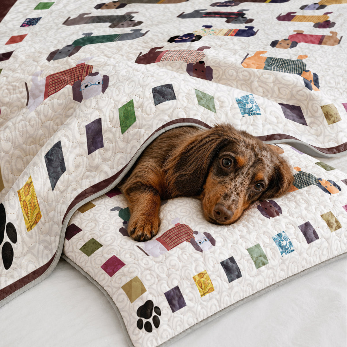 Shineful Quilt 3-Piece Set Dachshund Paws and Patches