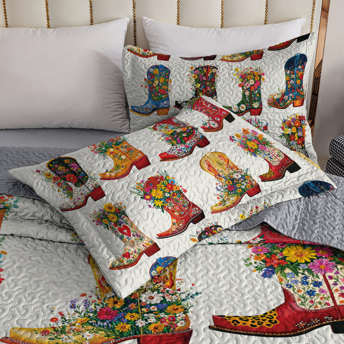 Shineful All Season Quilt 3-Piece Set - Cowboy Boot With Wildflower