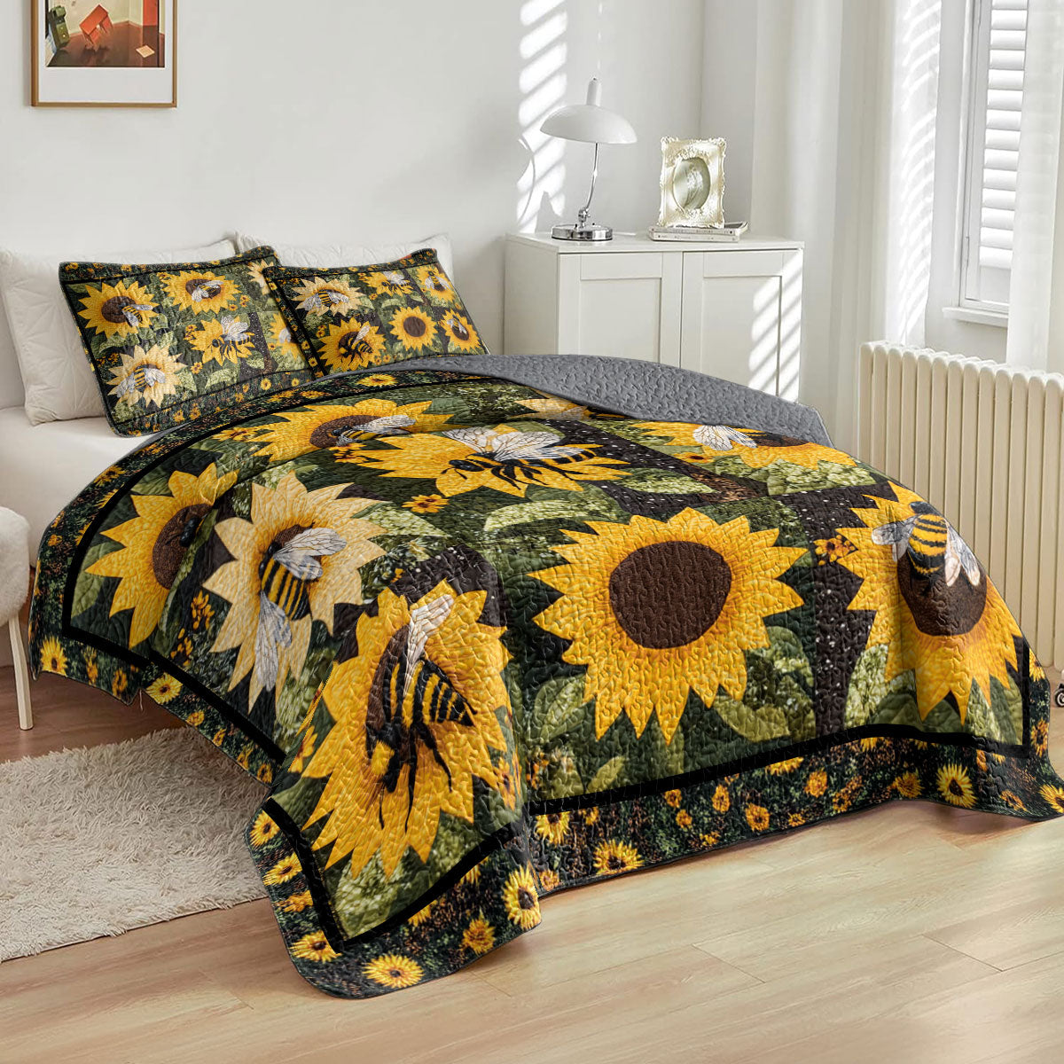 Shineful All Season Quilt 3-Piece Set Bee Bliss With Sunflowers